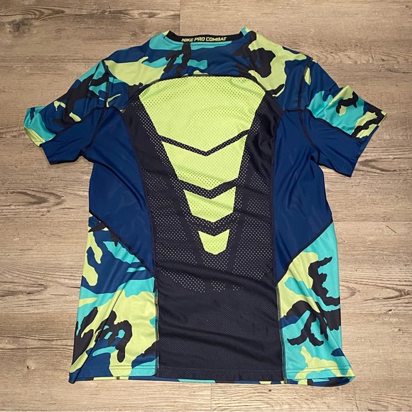 Nike Pro Combat Dri-Fit Fitted Hypercool Shirt Men’s Size Large. - Picture 4 of 5